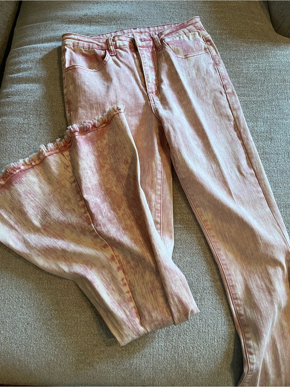 Tie-Dye Pink Wide-Leg Jeans with Frayed Hem
